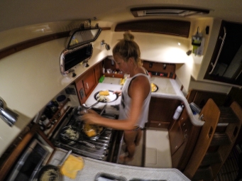 Lilly has an internal gimbal in the galley and prepares delicious vegetarian feasts regardless of the weather